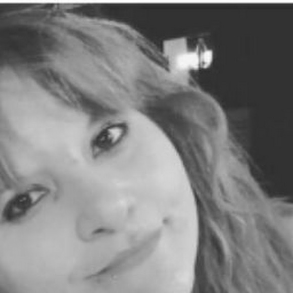 Meet your Posher, Becca - Picture 1 of 1